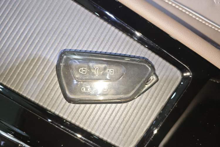 Used Volkswagen Viloran 2022 380TSI Prestige Edition