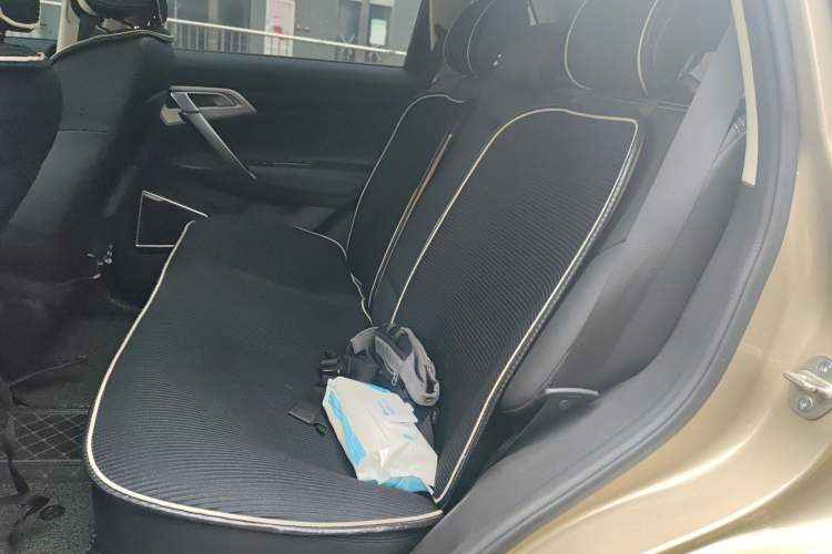 Used Geely Auto Emgrand X7 Sport 2016 2.0L Manual Smart Connect Version