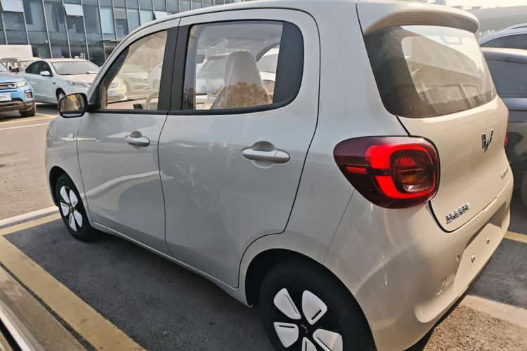 Used Wuling Hongguang MINIEV 2025 Four-Door Version Advanced Edition
