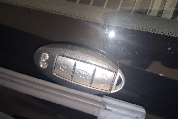 Used Infiniti QX60 2014 2.5 S/C Hybrid All-Wheel-Drive Versatile Edition
