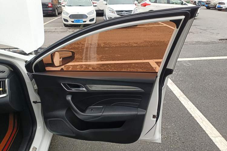 Used Roewe i6 2018 20T Automatic Flagship Edition
