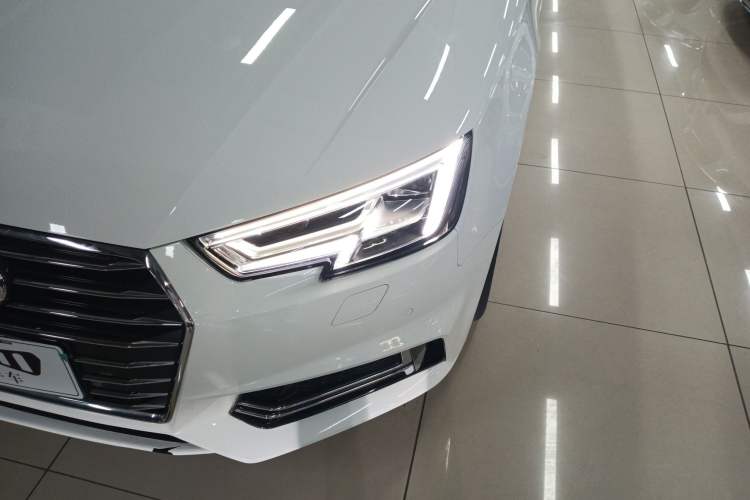 Used Audi A4L 2019 40 TFSI Ambition China VI
