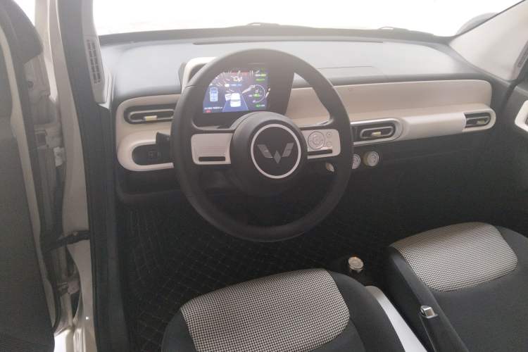 Used Wuling Hongguang MINIEV 2024 3rd Generation 215km Youth Edition
