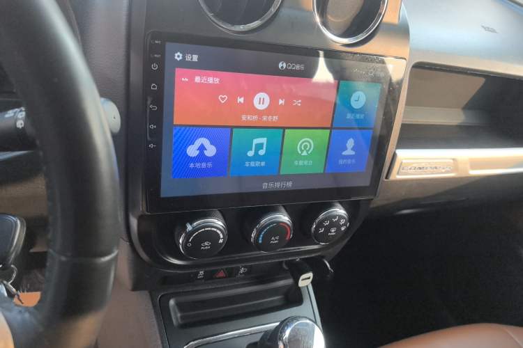 Used  Compass 2014 Revised Version 2.0L Two-Wheel Drive Entry-Level Edition
