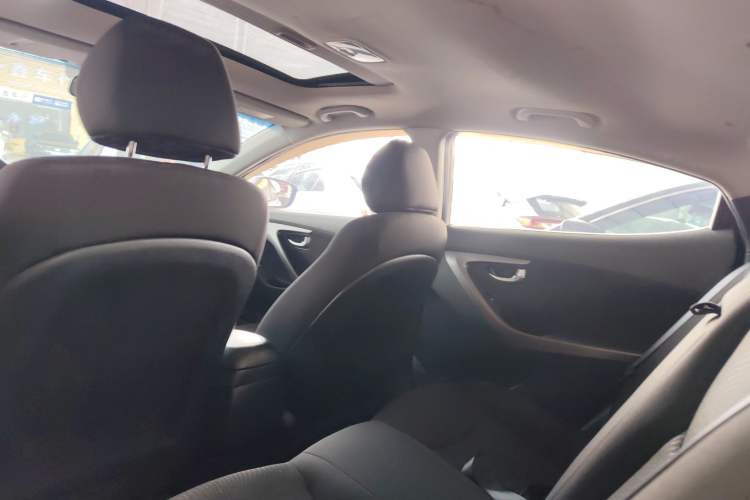 Used Hyundai Elantra 2015 1.6L Automatic Leading Model