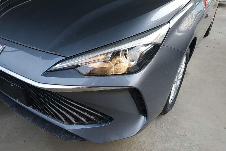 Used Roewe i5 2023 1.5L Manual Comfort Edition
