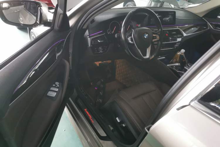 Used BMW 5 Series 2019 525Li Luxury Package
