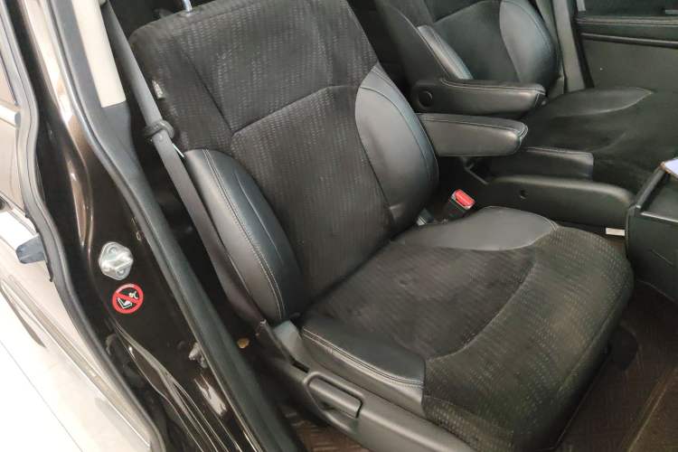 Used Honda Elysion 2016 2.4L Classic Edition
