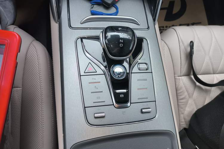 Used BYD Tang New Energy 2024 DM-i Glory Edition 112KM Prestige Model
