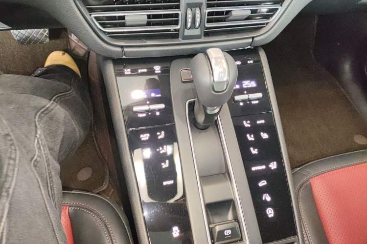 Used Porsche Macan 2022 Macan 2.0T