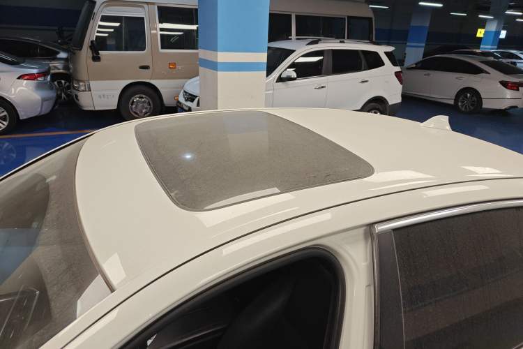 Used BMW 5 Series 2014 520Li Elegant Model
