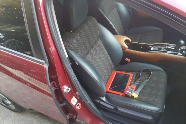 Used Honda Vezel 2015 1.8L CVT 2WD Luxury Model
