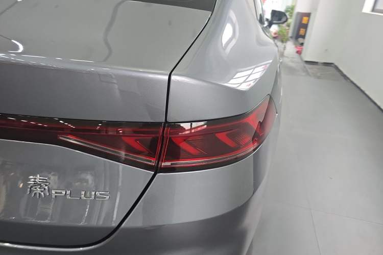 Used BYD Qin PLUS 2024 HONOR Edition DM-i 55KM Leading Model
