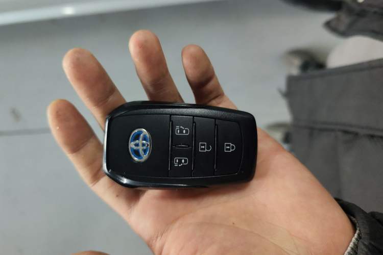 Used Toyota Sienna 2021 2.5L Hybrid Comfort Edition