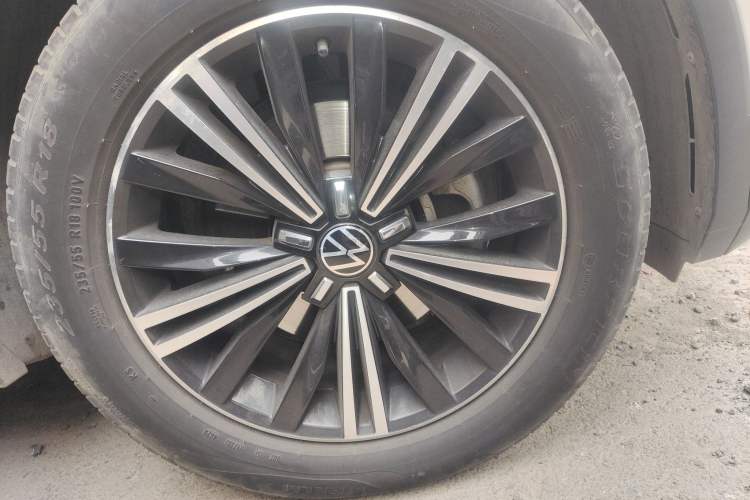 Used Volkswagen Tiguan L 2021 330TSI Automatic Two-Wheel Drive Smart Edition
