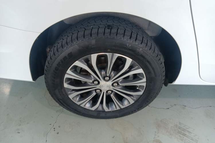 Used Buick GL8 2022 Land Cruiser Executive Class 652T Comfort Model
