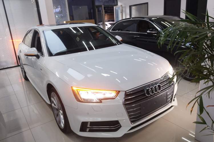 Used Audi A4L 2018 30th Anniversary Edition 40 TFSI Fashion Model
