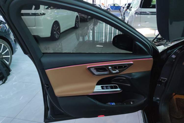 Used Mercedes-Benz E-Class 2024 Refresh E 300 L Stylish Edition
