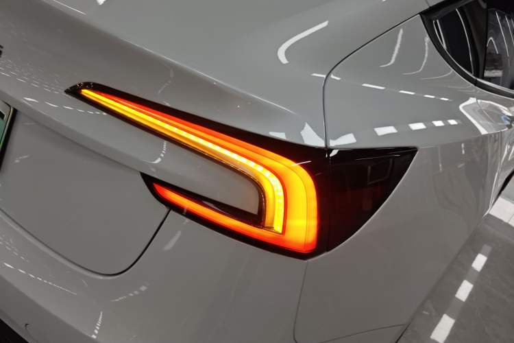 Used Tesla Model 3 2023 Rear-Wheel-Drive Version
