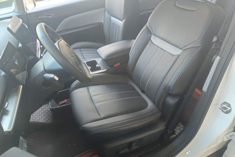 Used Venucia VX6 2023 520 Max
