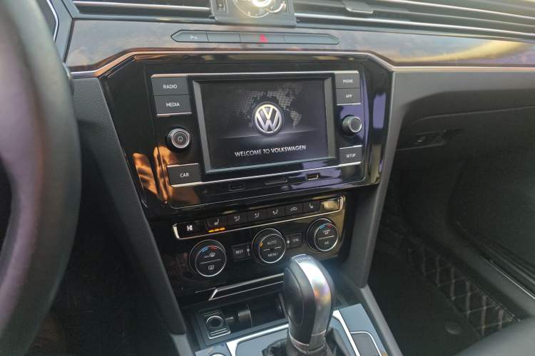 Used Volkswagen Magotan 2018 Facelift 330TSI DSG Luxury Model
