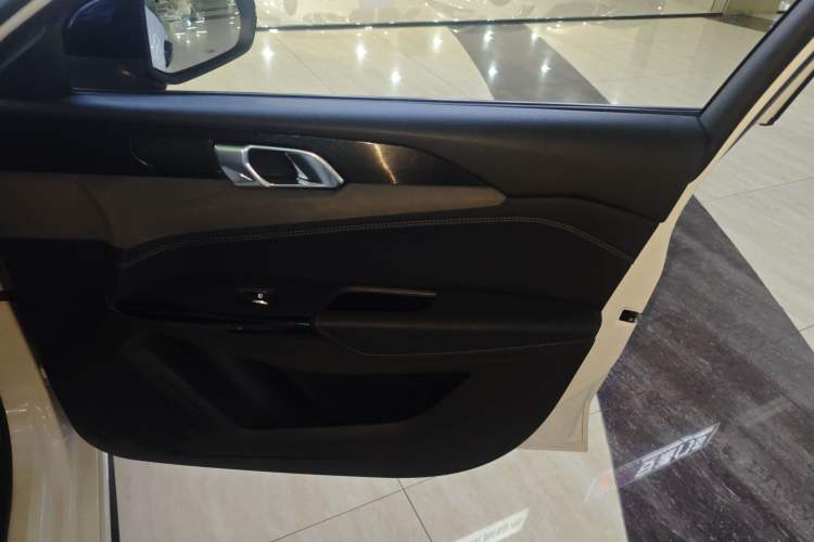 Used Lynk & Co 03 2022 1.5TD DCT JingPlus
