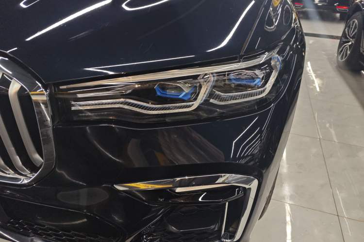 Used BMW X7 2021 xDrive40i Luxury M Sport Package
