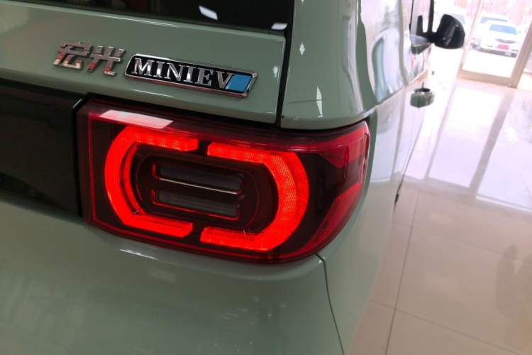 Used Wuling Hongguang MINIEV 2021 Macaron Premium Model – Lithium Iron Phosphate