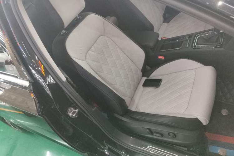 Used Volkswagen Magotan 2023 2 Million Units Commemorative Edition 330TSI DSG Luxury Version