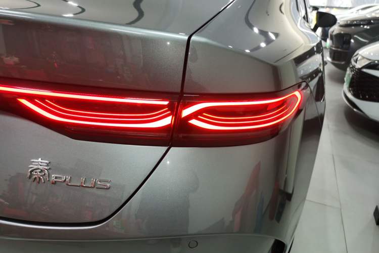 Used BYD Qin PLUS 2025 DM-i Smart Drive 55KM Leading Model
