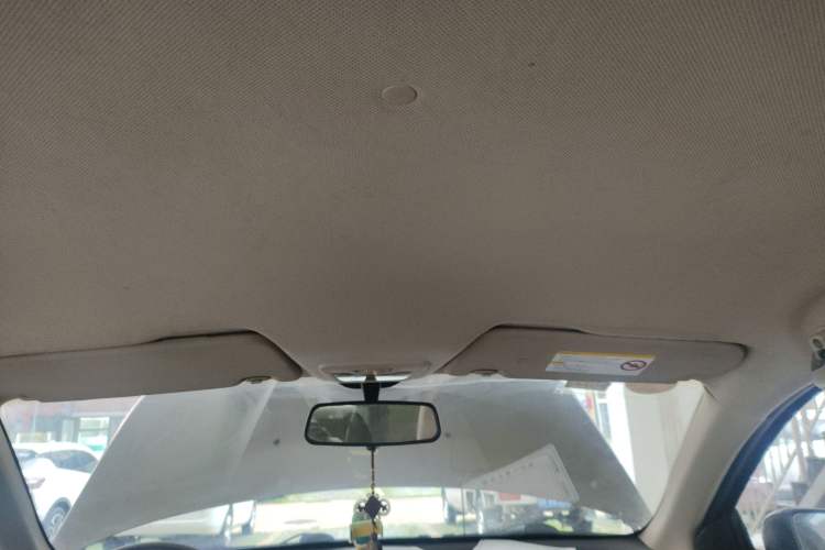 Used Baojun 630 2013 1.5L manual standard version
