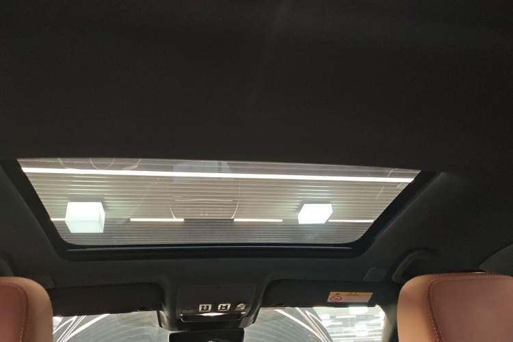 Used Jaguar XEL 2025 2.0T 250 PS R-DYNAMIC 90th Anniversary Edition