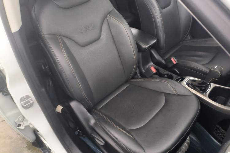 Used  Compass 2017 200T Automatic Family Edition
