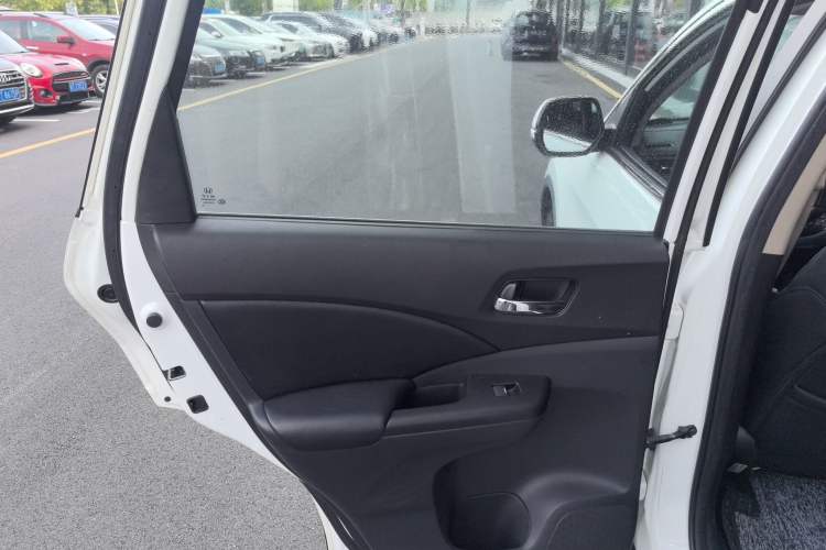 Used Honda CR-V 2016 2.0L two-wheel drive Urban Edition
