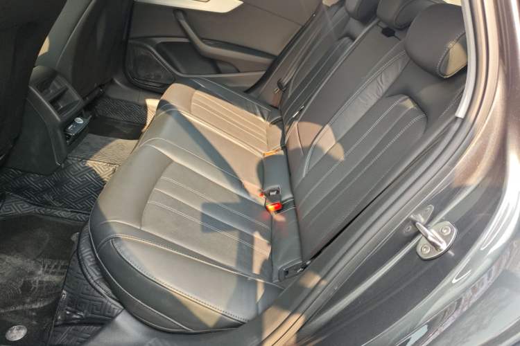 Used Audi A4L 2022 40 TFSI Fashion Dynamic Model
