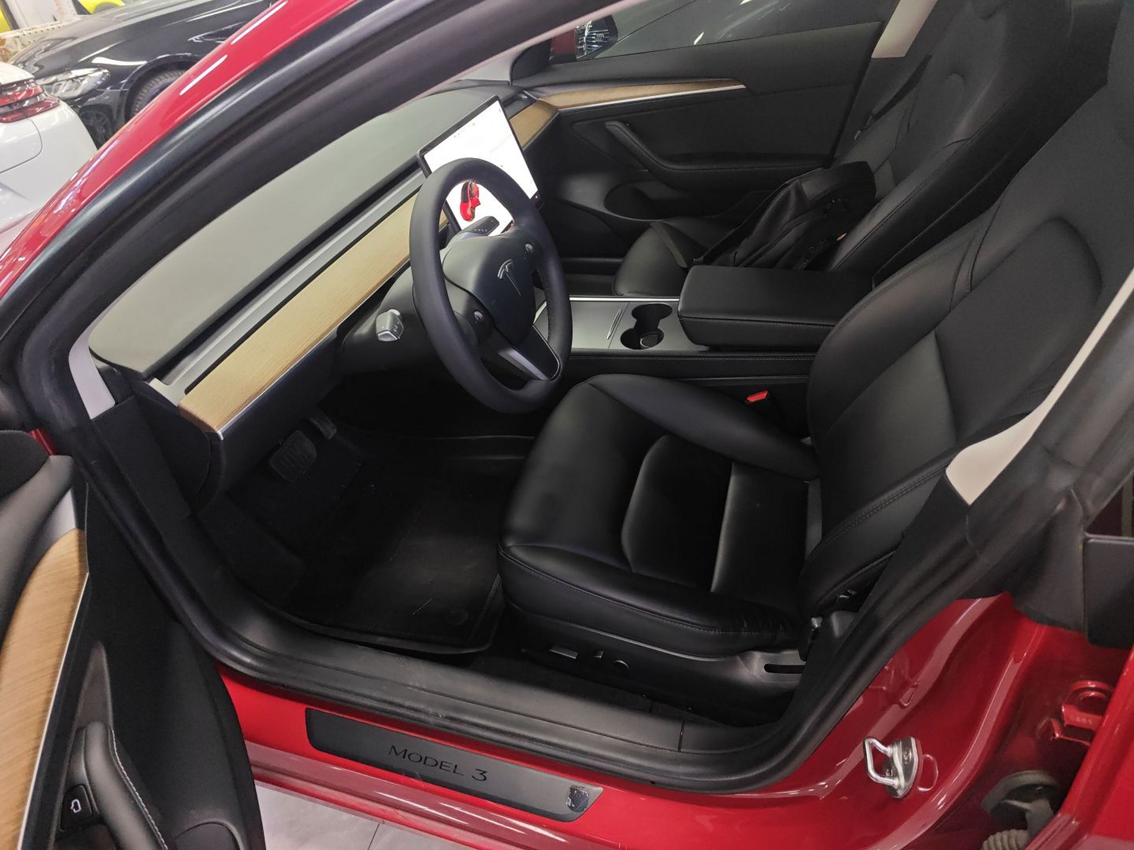 Переднее сиденье в автомобиле