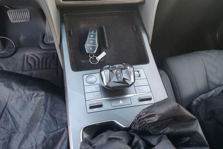 Used BYD Song L DM-i 2025 Intelligent Driving Version 112 km Beyond-Range Type
