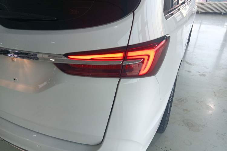 Used Buick GL8 2022 Land Cruiser Executive Class 652T Comfort Model
