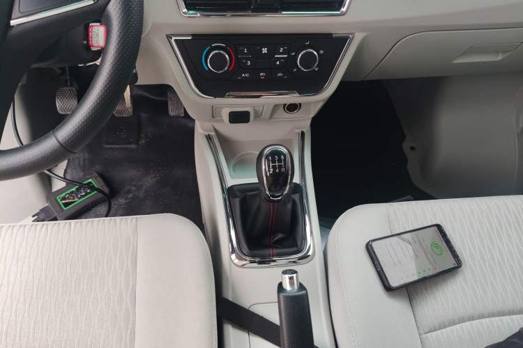 Used SRM New Haishi X30L 2025 1.5L Wealth Edition Minibus 5/6/7 Seats No Air Conditioning Double Doors
