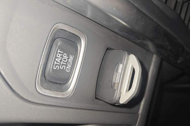 Used Volvo XC60 2017 T5 AWD Smart Range Edition
