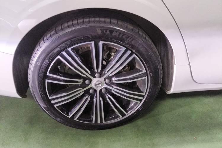 Used Volvo S60 New Energy 2021 T8 E-Drive Hybrid Four-Wheel Drive Smart Luxury Edition
