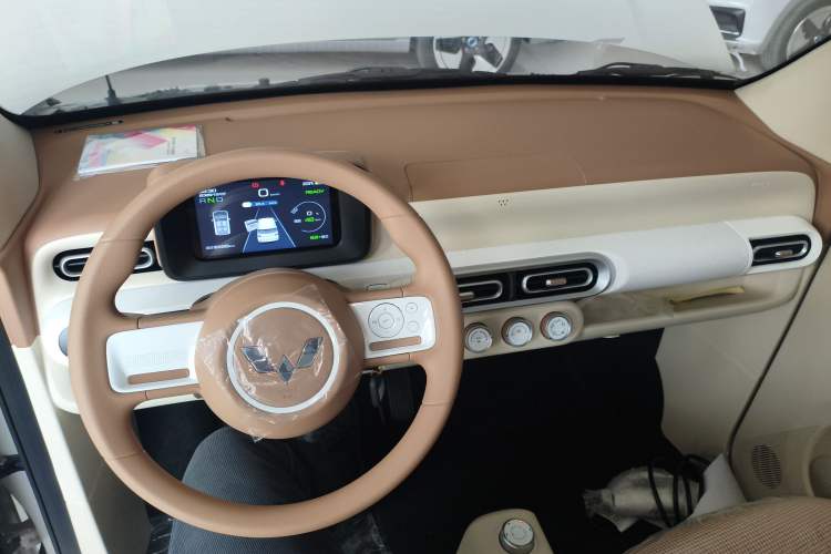 Used Wuling Hongguang MINIEV 2024 3rd Generation 215km Youth Edition
