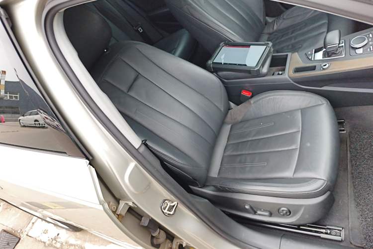 Used Audi A4L 2018 30th Anniversary Edition 40 TFSI Fashion Model
