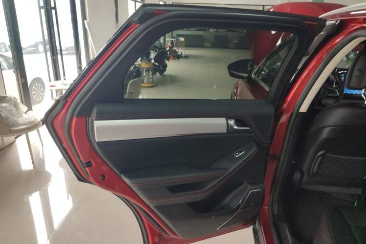 Used BYD Tang New Energy 2018 DM 2.0T All-Wheel Drive Smart Connect Genesis Edition 7 Seats China V Emission Standard