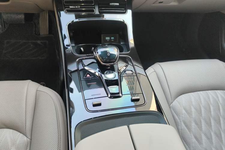 Used BYD Han 2024 EV Glory Edition 605KM Front-Wheel-Drive Premium Model