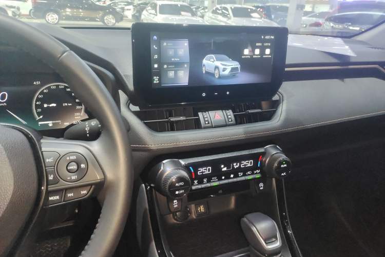 Used Toyota Wildlander 2024 2.0L CVT 4x4 Luxury PLUS Edition