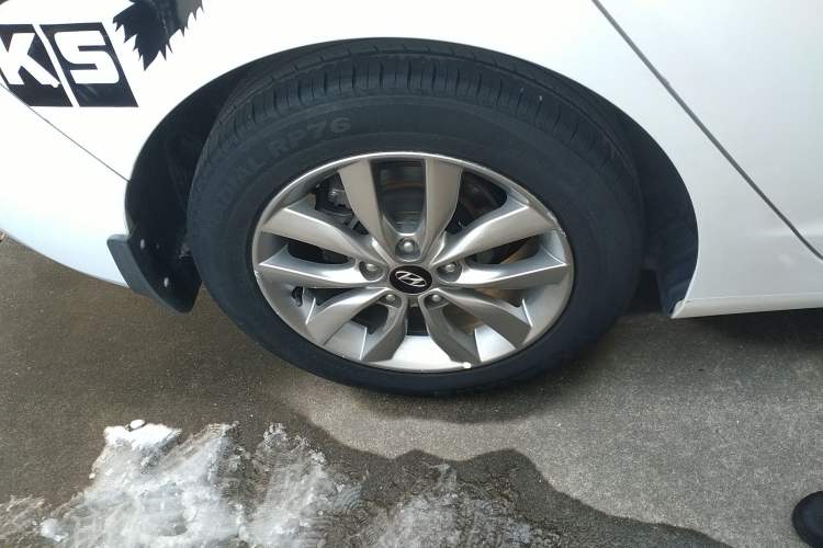 Used Hyundai Elantra 2015 1.6L Automatic Fashion Model