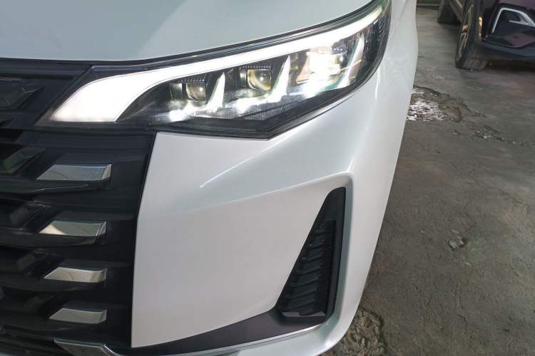 Used GAC Trumpchi M6 2023 PRO 270T DCT Luxury Edition
