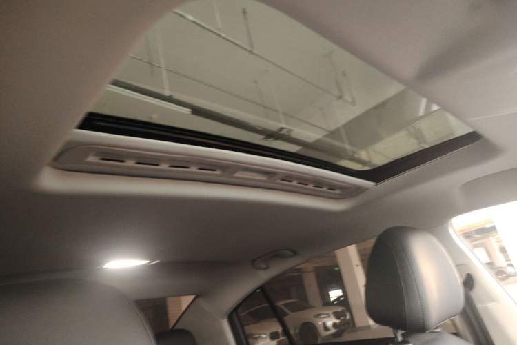 Used Roewe i5 2023 1.5L CVT Luxury Edition