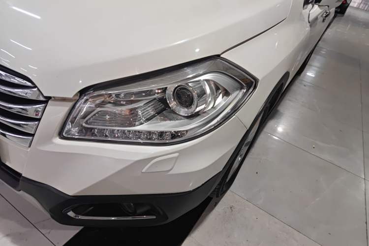 Used Suzuki S-Cross 2015 1.6L CVT Two-Wheel Drive Elite Version
